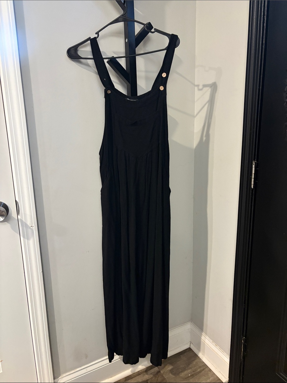 Black Sleeveless Maxi Jumpsuit with Adjustable Straps